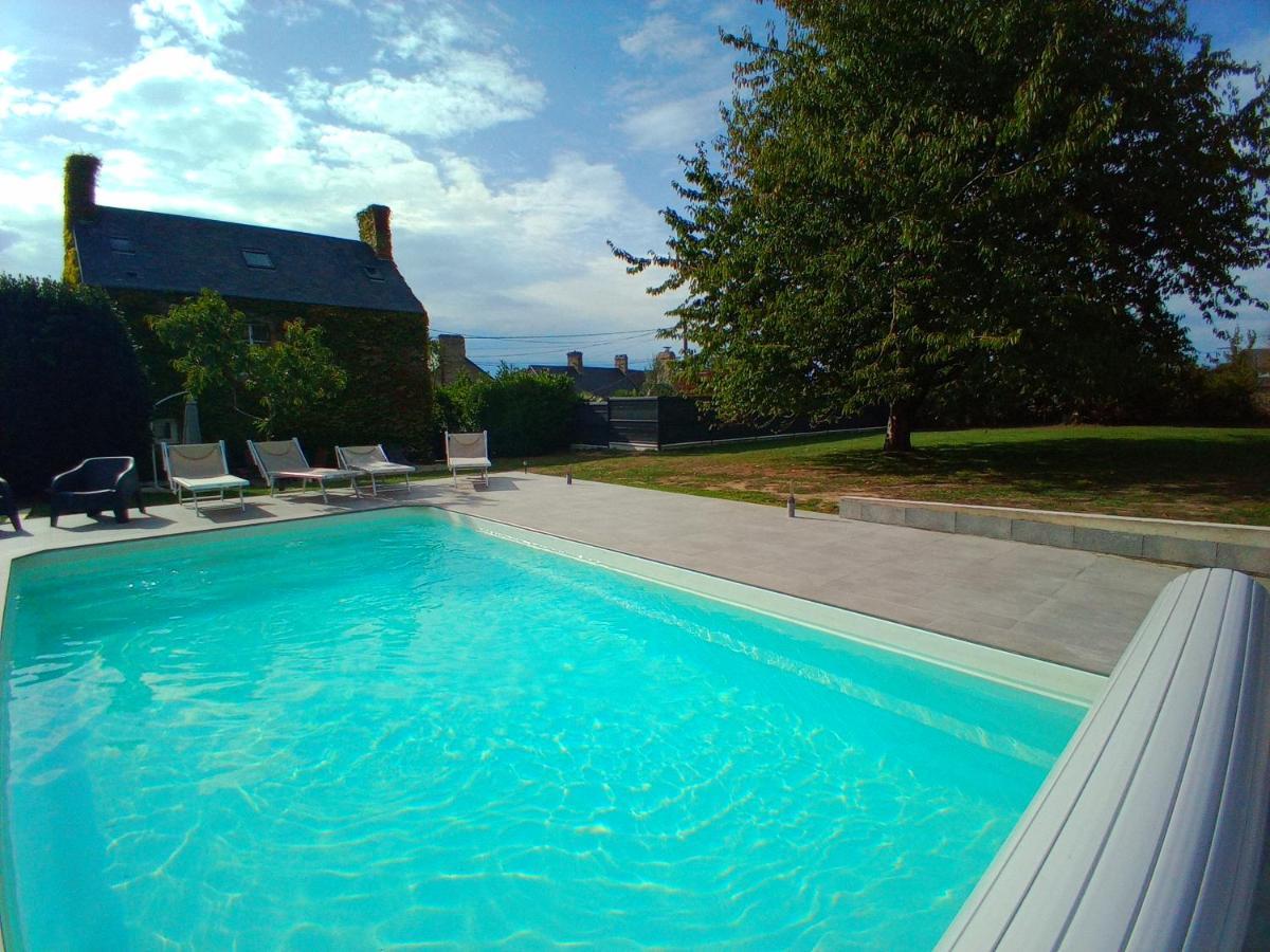 Villa DOMAINE DES TISSEYS vue sur le Mont St Michel Dragey Exterior foto