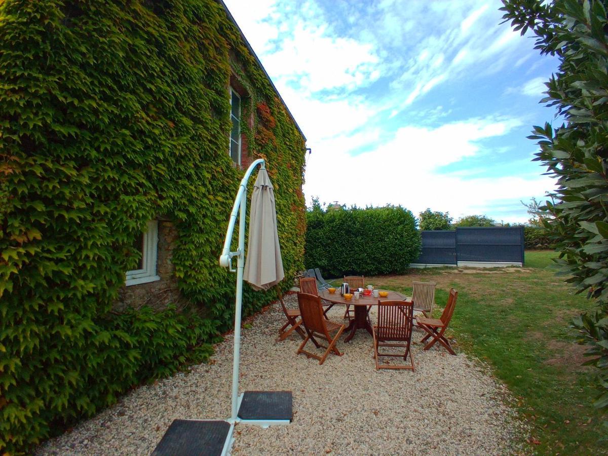 Villa DOMAINE DES TISSEYS vue sur le Mont St Michel Dragey Exterior foto